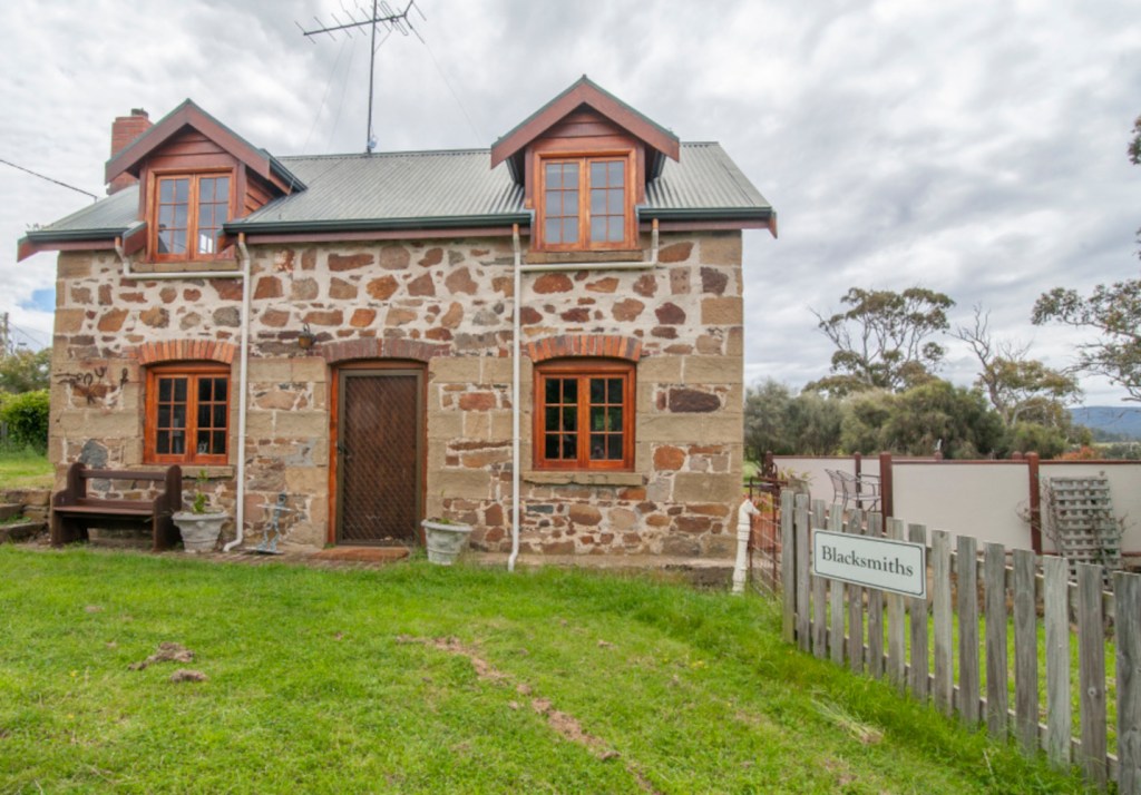 Ghosts Are Speaking – no blue&nbsp;plaques